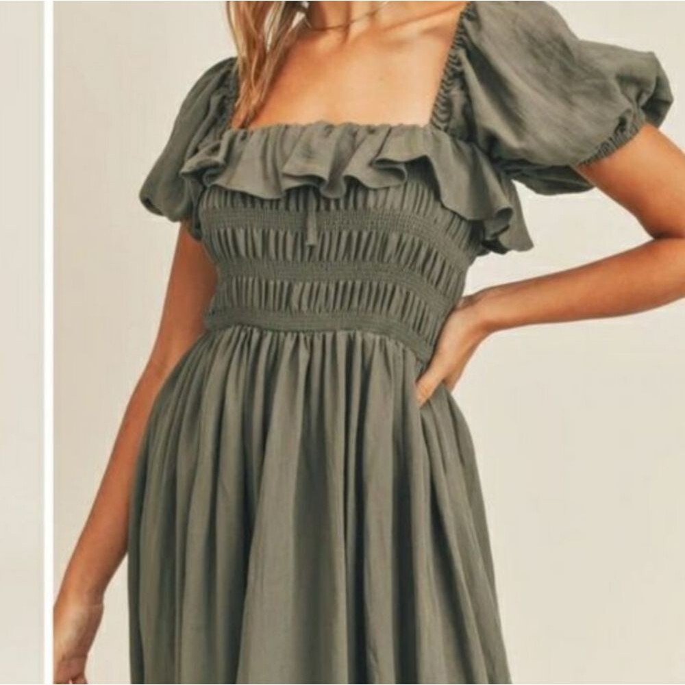 Mable Bennie Ruffled Midi Dress Size Medium Puff Sleeve - Picture 3 of 9